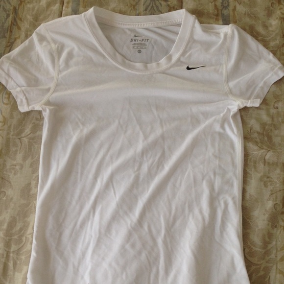 Nike white short sleeve shirt