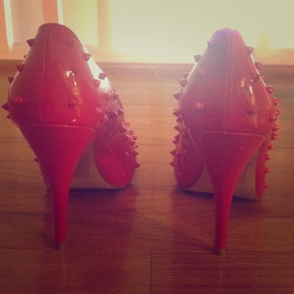 Sexy red heels