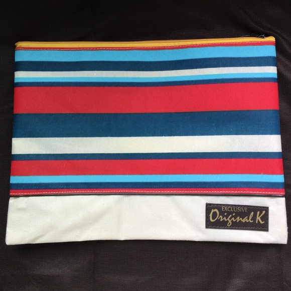 Original K accessories/ cosmetics or fabric bag.