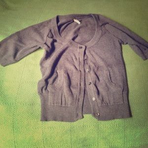 Gray half sleeve cardigan