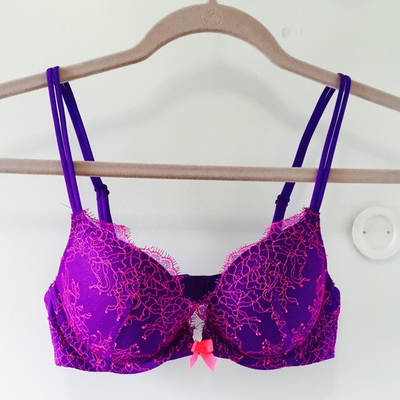 VS Bras 34A
