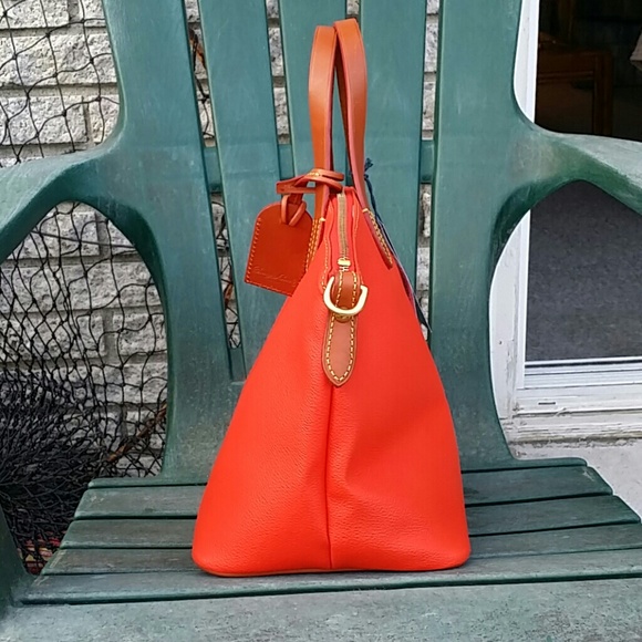 SOLD DOONEY&BOURKE NWT PURSE AND KEY CHAIN - Picture 2 of 4