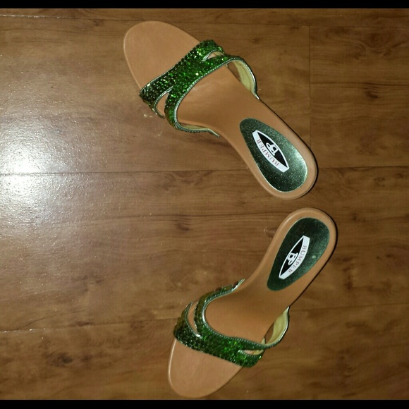 High Heels - Picture 2 of 4