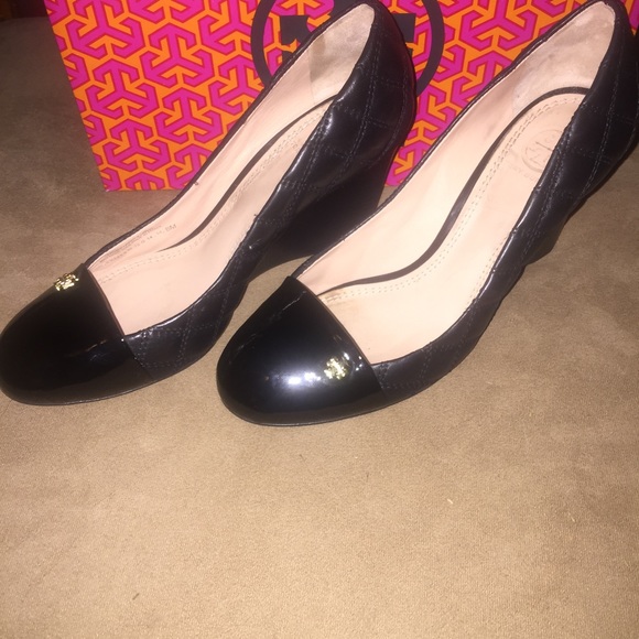 💝Steal These💝Authentic Quilted Tory Burch Wedge