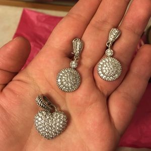 Earrings and pendent