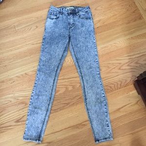 Acid wash jeggings
