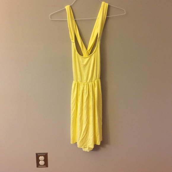 Do not look good in yellow