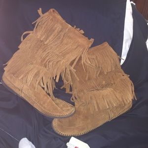 Minnetonka fringe boots size 11!! trade !!
