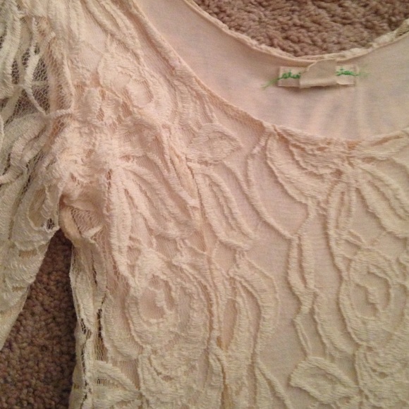 Cream lace dress - Picture 2 of 2
