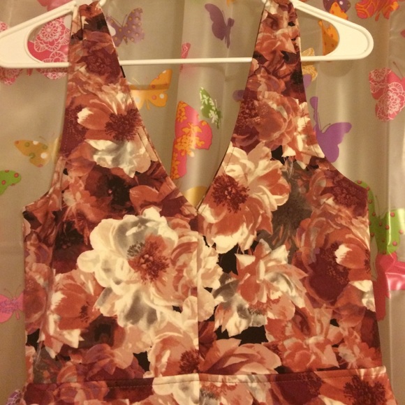 Dress - Picture 2 of 4