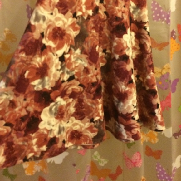 Dress - Picture 3 of 4