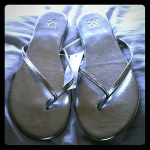 NY&Co. silver flip flops