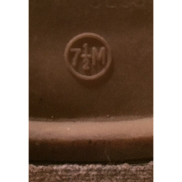 Guess Flats - Picture 3 of 3