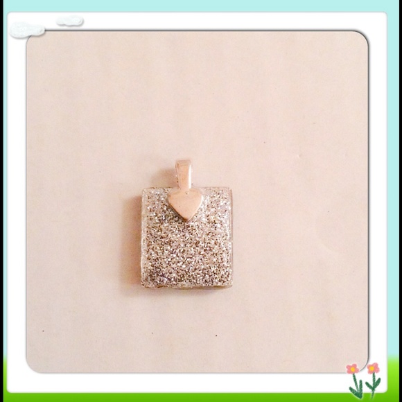 Sparkles Green Animal Print Necklace NWOT - Picture 2 of 2