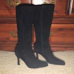 Suade black high heel boots