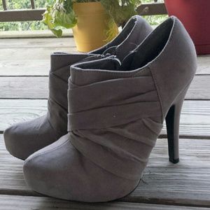 NWOT G by Guess booties