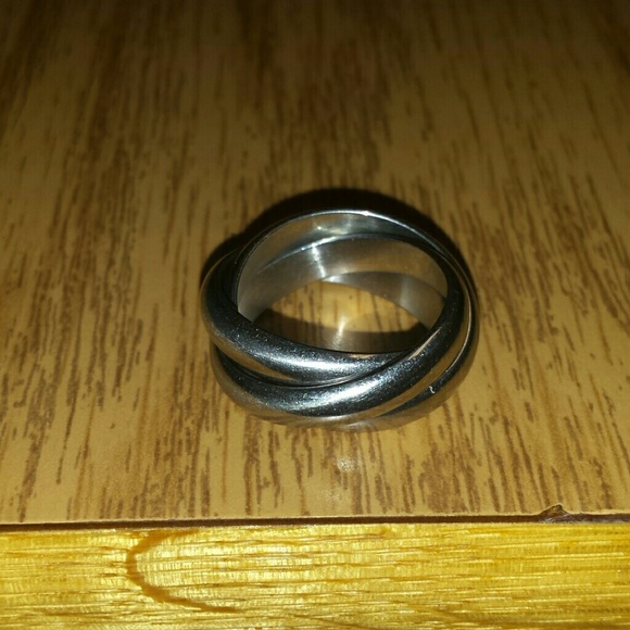 Sterling silver. Twist ring. Worn twice.