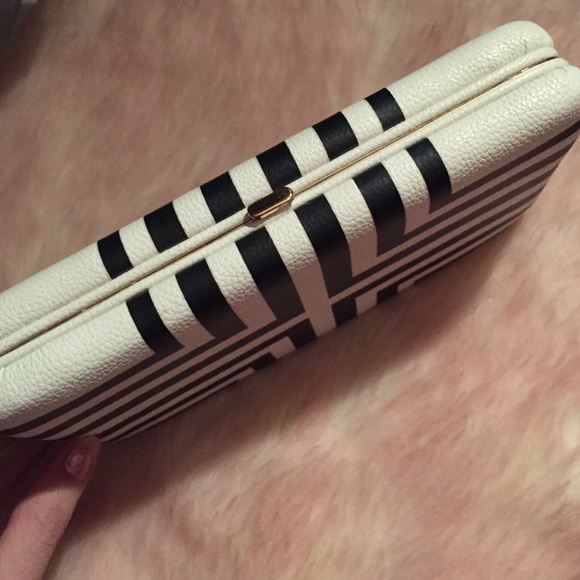 wallet - Picture 2 of 3