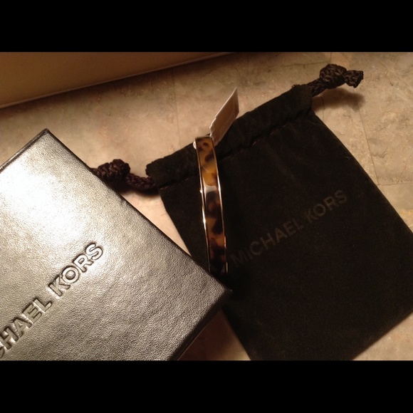 SOLD  Michael Kors Bangle Bracelet - Picture 3 of 4