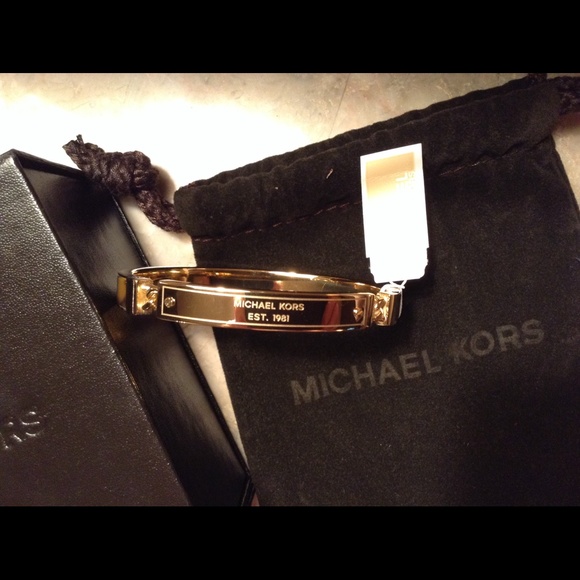 SOLD  Michael Kors Bangle Bracelet - Picture 4 of 4