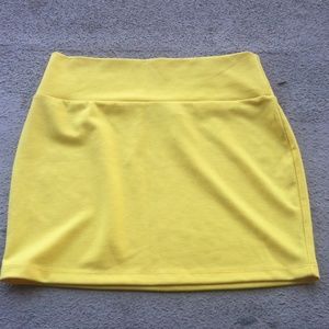 New skirt in great condition