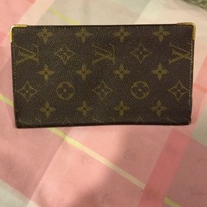 Louis Vuitton Wallet. 100% Authentic.