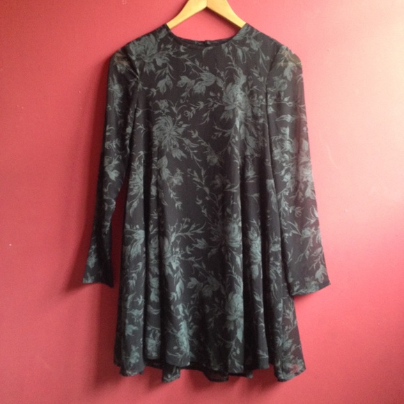 Ecote Long Sleeve "Meredith" Trapeze Mini Dress
