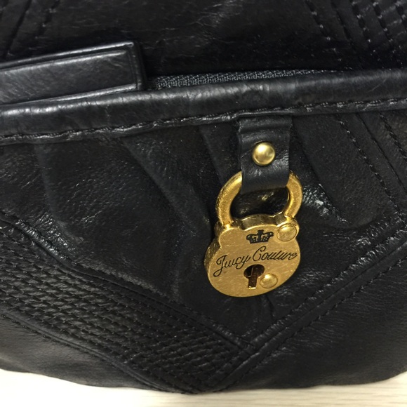 100% authentic Juicy Couture wristlet - Picture 2 of 4