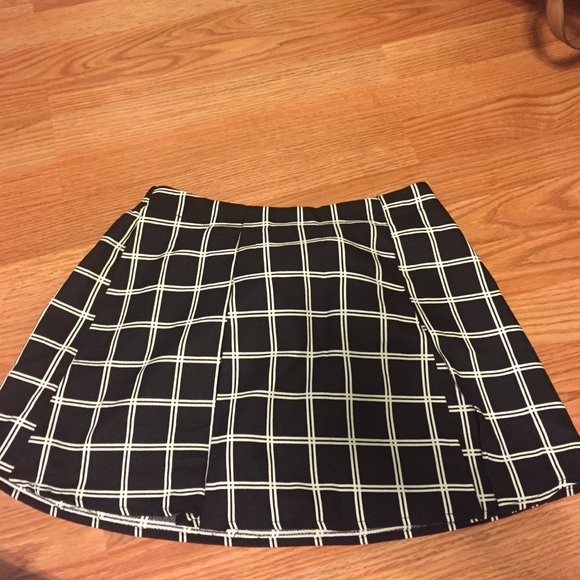 Black and white skater skirt