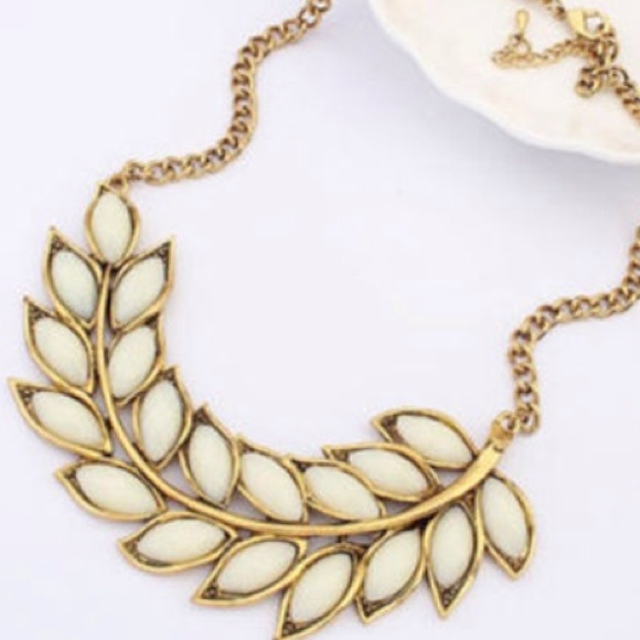 SOLD IN BUNDLE Leaf statement necklace