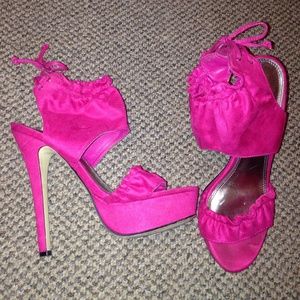 Preowned woman's heels.