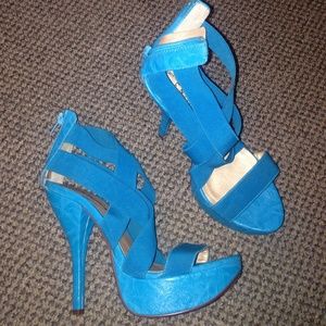 Preowned woman's heels