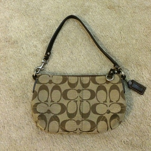 🚫SOLD🚫 Coach wristlet / mini purse