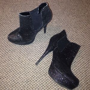 Preowned woman's bootie