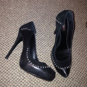 Preowned woman's heel
