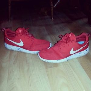 Red Roshe Runs