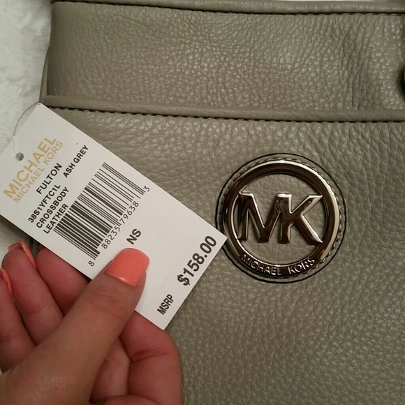 🚫🚫SOLD🚫🚫MK Authentic Fulton Crossbody - Picture 3 of 4