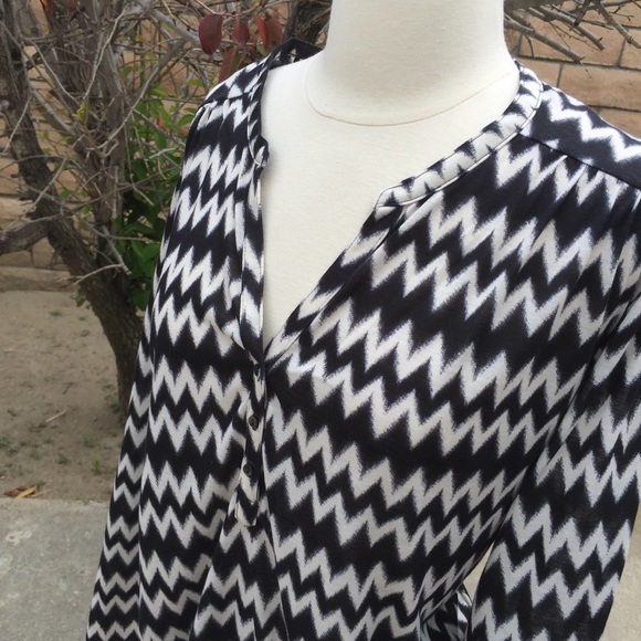 H&M Chevron Top - Picture 3 of 3