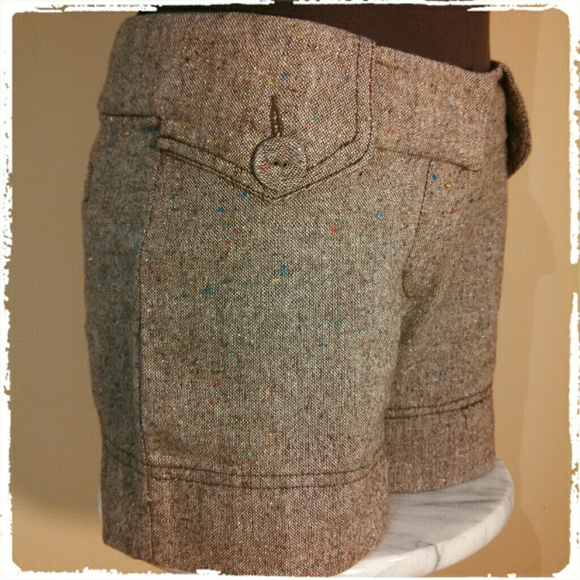 🎉HOST PICK🎉 Small Classy & Sparkly Tan Shorts - Picture 3 of 3