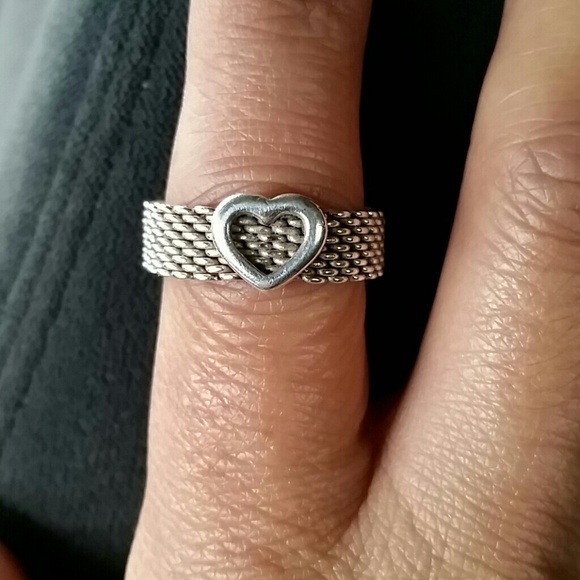 Tiffany & Co. Somerset Mesh Heart Ring - Picture 3 of 3