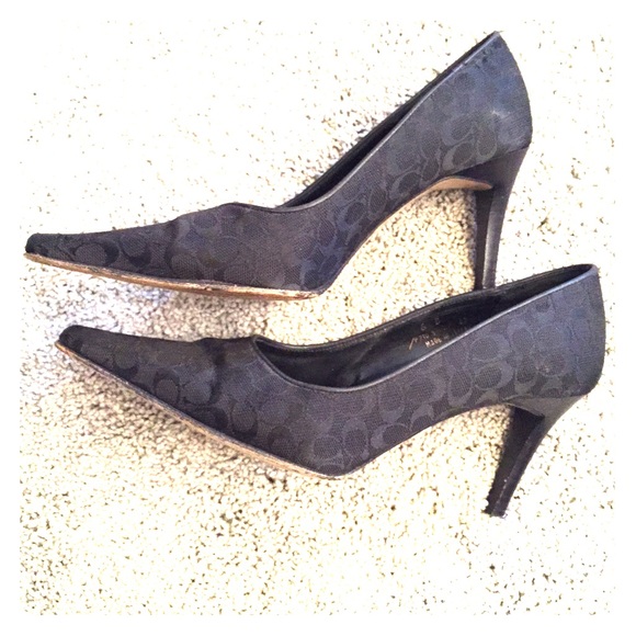 Classic Coach Monogram Black Pumps!