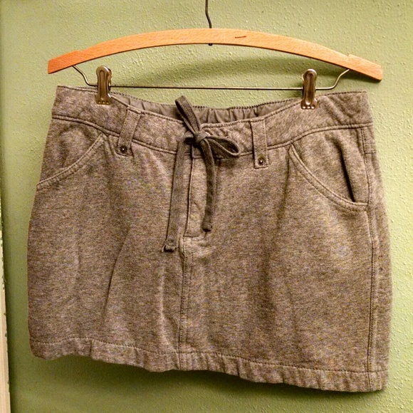 GAP skirt