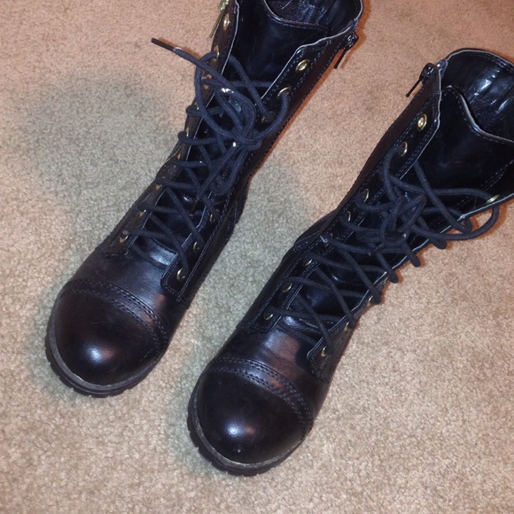 combat boots black and gold