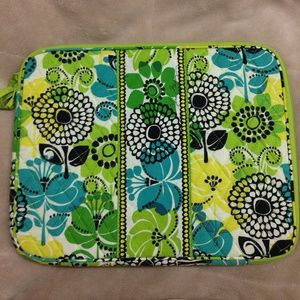 VERA BRADLEY Limes Up 14 in. Laptop Sleeve