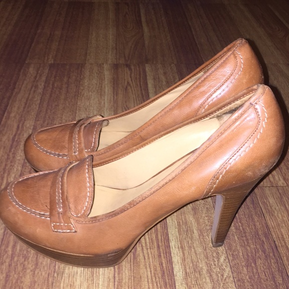 nine west urila heeled loafers