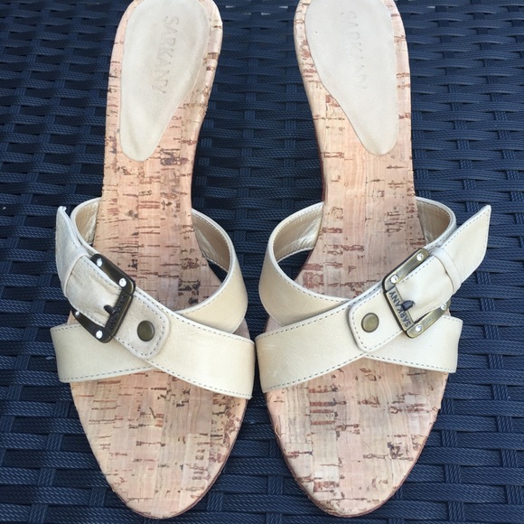 Sandals in leather color natural