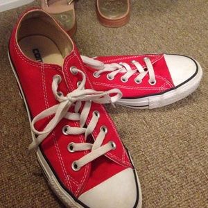 Red converse size 6.5/8.5 like new