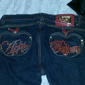 Flirty fun flare leg Apple Bottom jeans