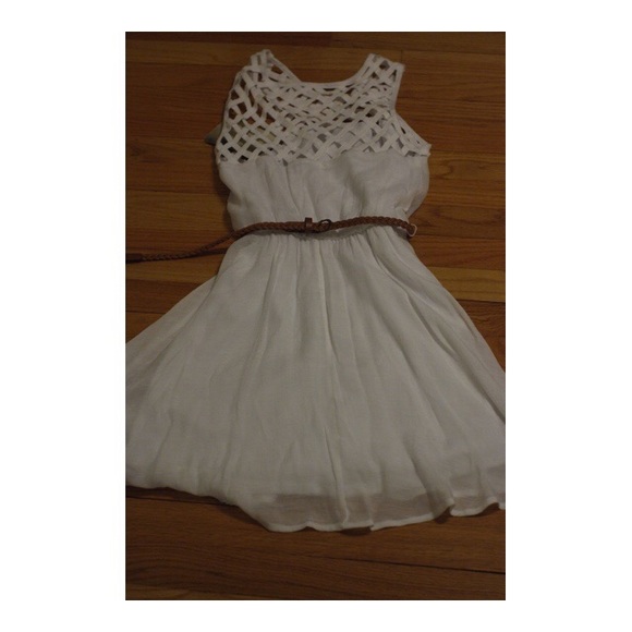White mini dress - Picture 1 of 3