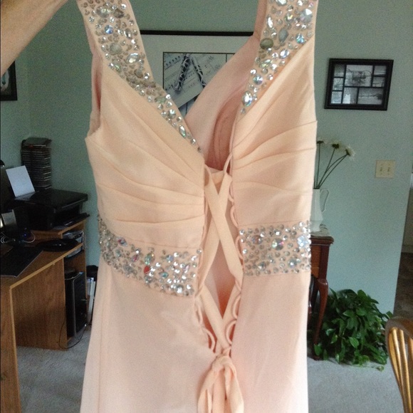 Beautiful formal gown! - Picture 2 of 2